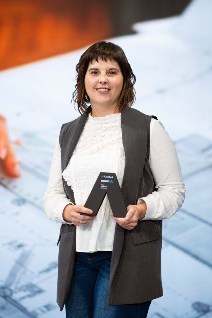 Irache Echeverría, ganadora del ‘Premio A Mujer Profesional Autónoma’ de CaixaBank.