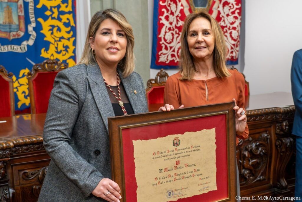 Maria dueñas hija adoptiva de cartagena