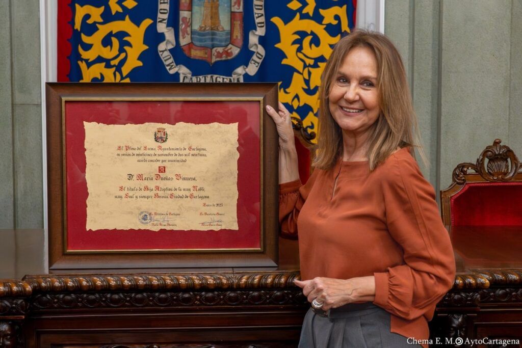 Maria dueñas hija adoptiva de cartagena