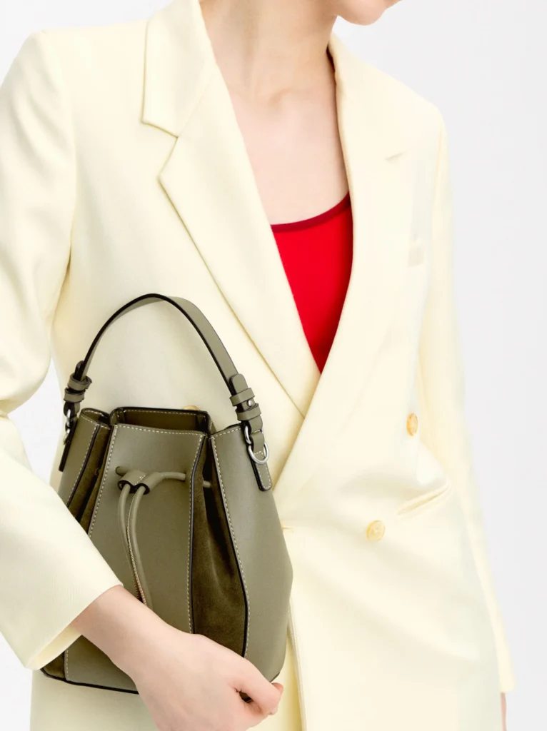 Bolso bombonera con piel Parfois