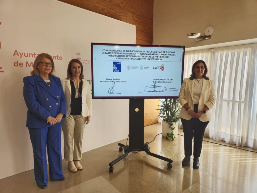 El Ayuntamiento y la Facultad de Turismo firman un convenio favoreciendo que los alumnos colaboren en actos y eventos municipales