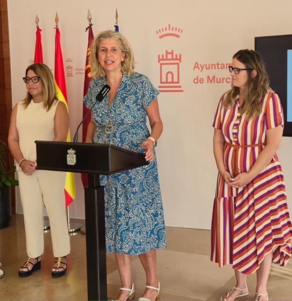 Mercedes Bernabé anuncia el evento CIM-Murcia 1.200 para conmemorar los 12 años del CIM-M