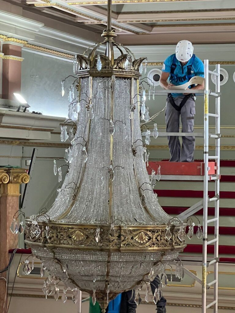lámpara monumental del Salón de Plenos