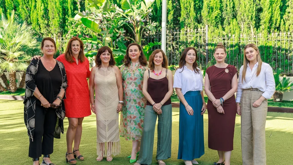 mujeres lideres en sostenibilidad